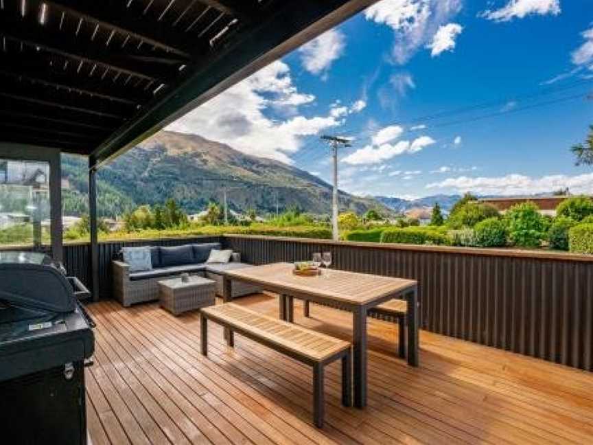 Views on Parry - Lake Hawea Holiday Home, Lake Hawea, New Zealand