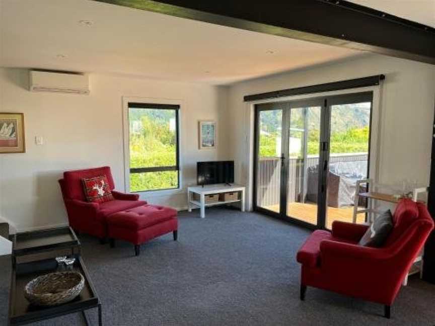 Views on Parry - Lake Hawea Holiday Home, Lake Hawea, New Zealand