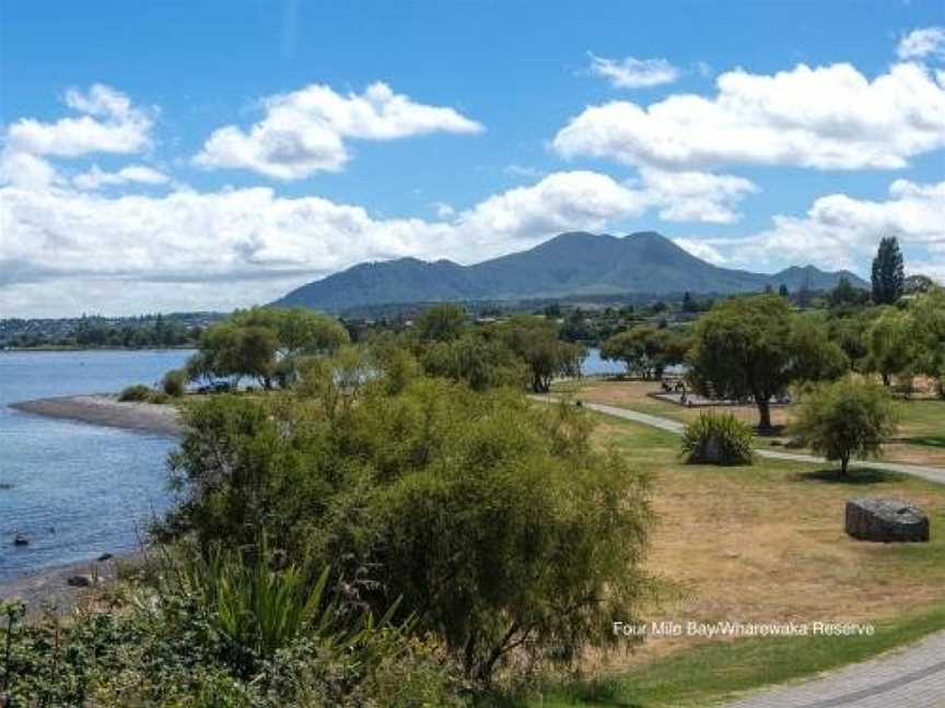 Stunner on Stanley - Wharewaka Holiday Home, Taupo, New Zealand