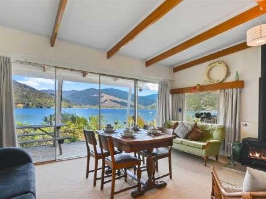 Scenic Serenity - Anakiwa Holiday Home, New Zealand