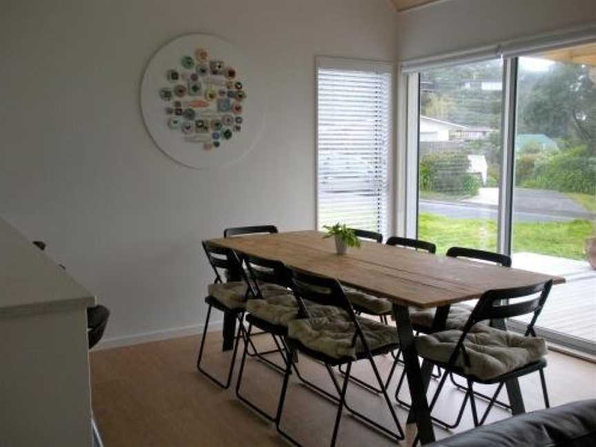 Tiromoana - Mathesons Bay Holiday Home, Matakana, New Zealand