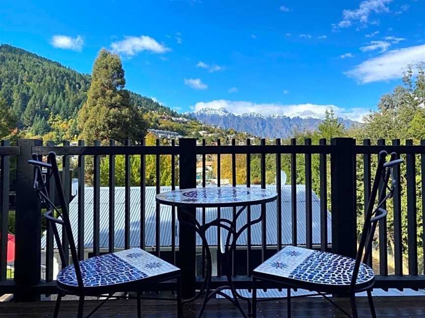 Pinewood Houses and Apartments, Argyle Hill, New Zealand