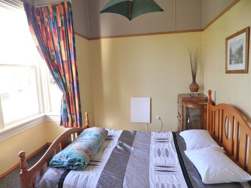 Bazil's Backpackers BBH Hostel & Surf School, Westport, New Zealand