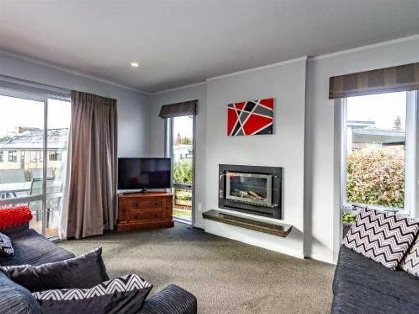 Sunshine and Snow Lodge - Ohakune Holiday Home, Ohakune, New Zealand