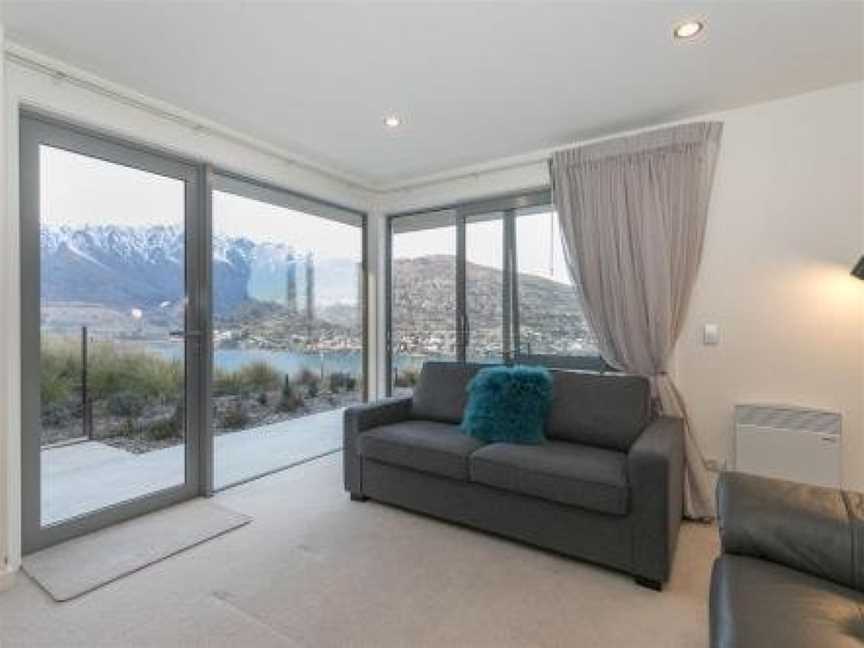 Lake, Mountain & Relax - Queenstown Holiday Home, Argyle Hill, New Zealand