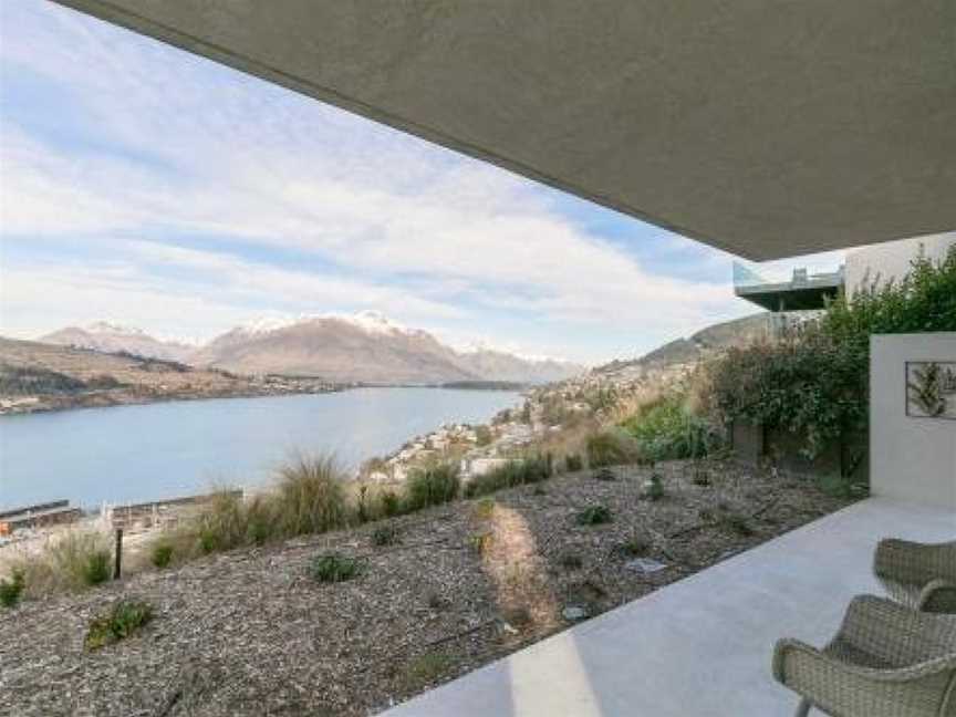 Lake, Mountain & Relax - Queenstown Holiday Home, Argyle Hill, New Zealand