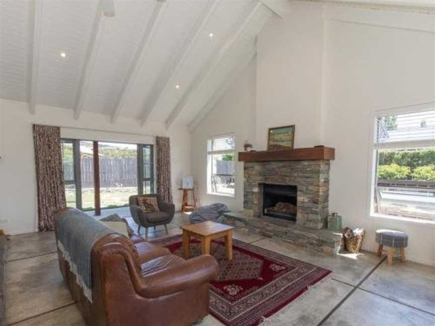 Modern Cottage Charm - Albert Town Holiday Home Only 5 Minutes From Wanaka, Wanaka, New Zealand