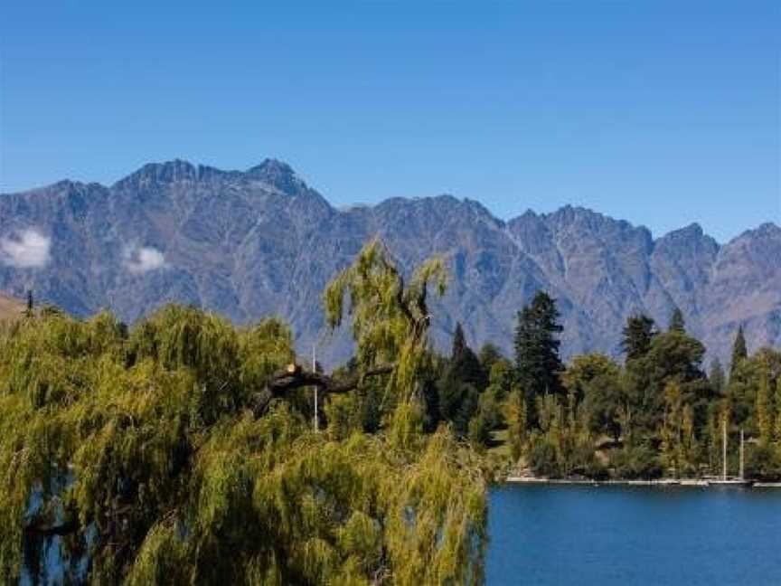 Queenstown House Lakeside, Argyle Hill, New Zealand