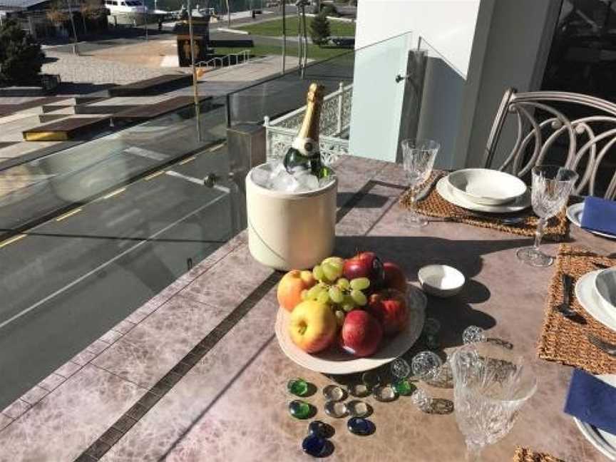 Oxley's Waterfront Luxury Apartment, Picton, New Zealand