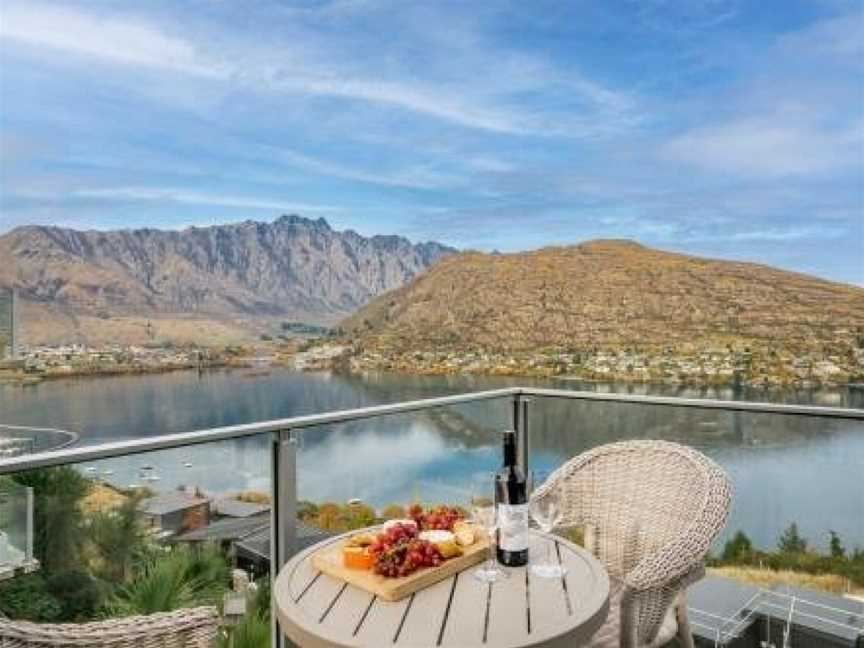 Lakeview Retreat - Queenstown Holiday Home, Argyle Hill, New Zealand