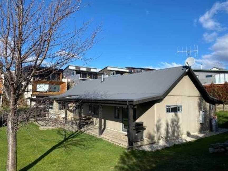 Time Out at Lake Wanaka, Wanaka, New Zealand