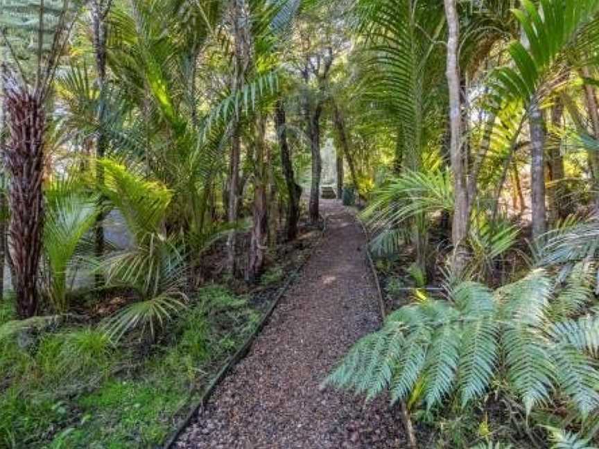 Bellbird Paradise, Waiheke Island (Suburb), New Zealand