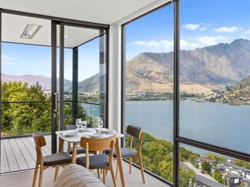 Sierra Views - Queenstown Holiday Home, Argyle Hill, New Zealand