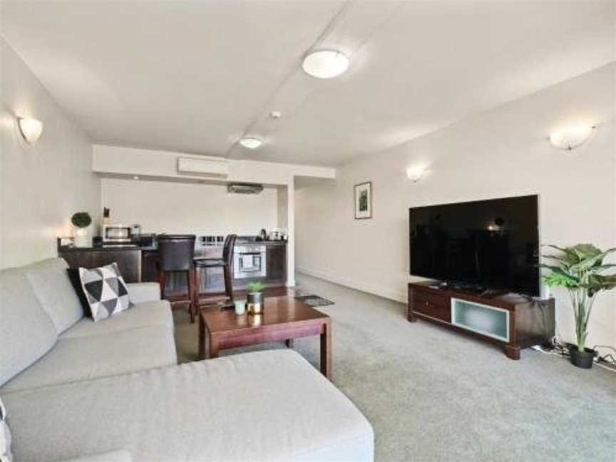 Lakeside Living - Modern 2-Bedroom Apartment, Argyle Hill, New Zealand