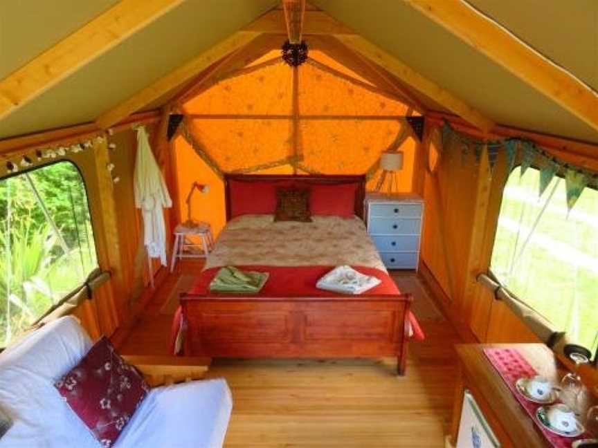 Omarama Oasis - Permaculture Glamping, East Takaka, New Zealand