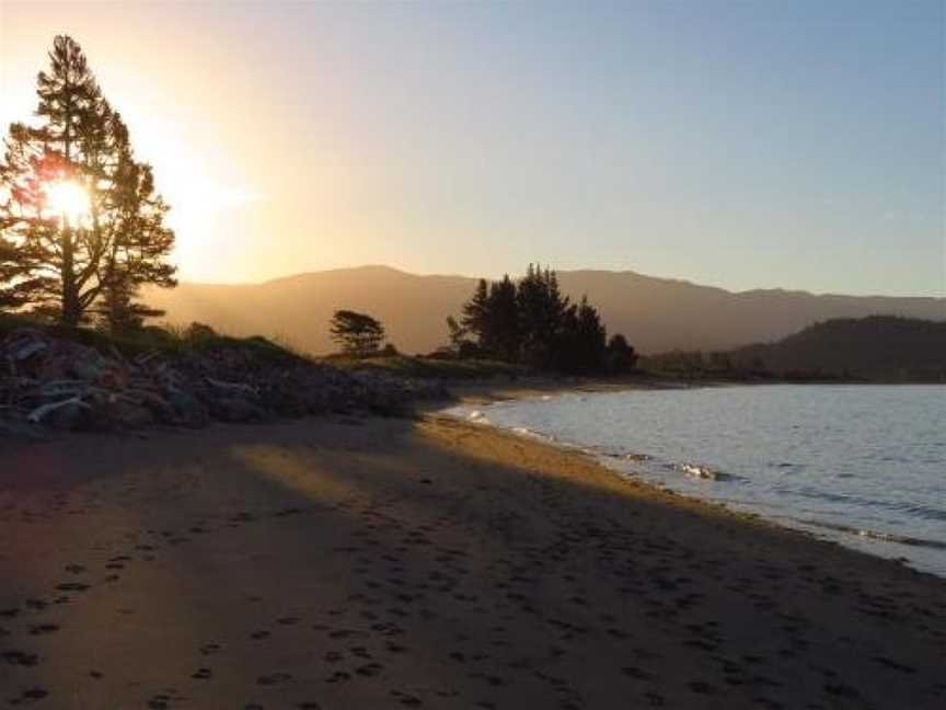 Omarama Oasis - Permaculture Glamping, East Takaka, New Zealand