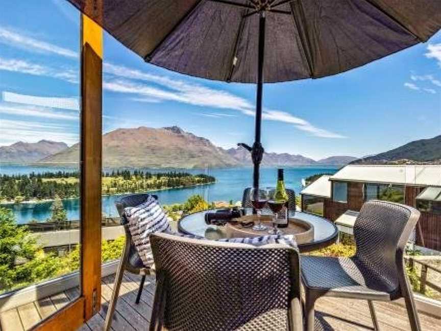 Sun-filled on Wakatipu - New Queenstown Listing, Argyle Hill, New Zealand