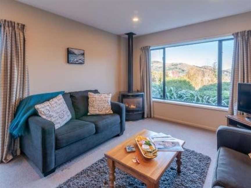 Fantail Cottage with Sea Views - Akaroa Holiday Home, Akaroa, New Zealand