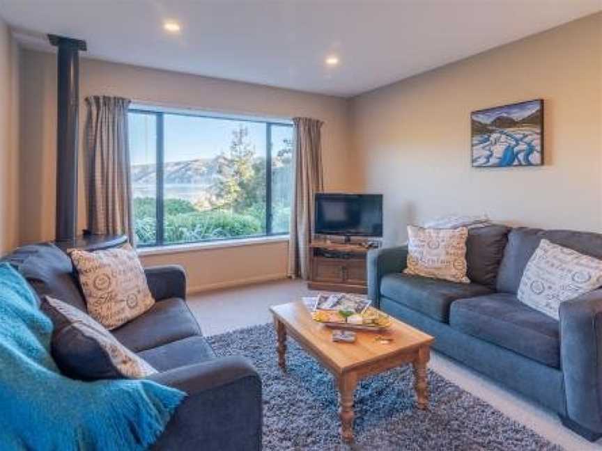 Fantail Cottage with Sea Views - Akaroa Holiday Home, Akaroa, New Zealand