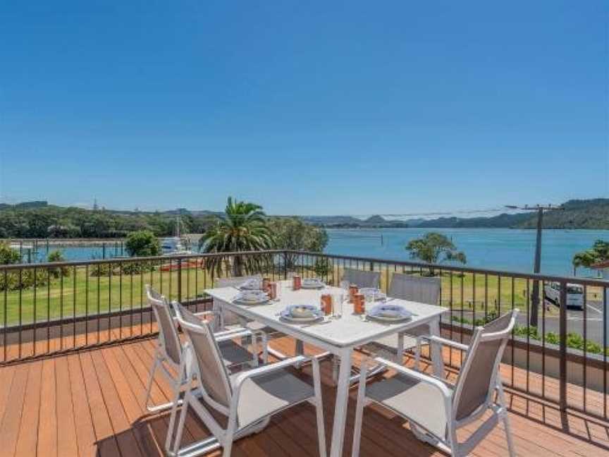 Harbourside Haven - Whangamata Holiday Home, Whangamata, New Zealand