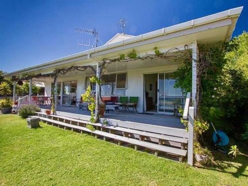 Breachmor - Tauranga Taupo Lakefront Holiday Home, Kuratau, New Zealand