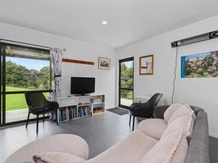 Totara Folly - Mangawhai Holiday Home, Mangawhai, New Zealand