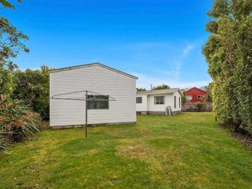 Happiness at the Lake - Kuratau Holiday Home, Turangi, New Zealand