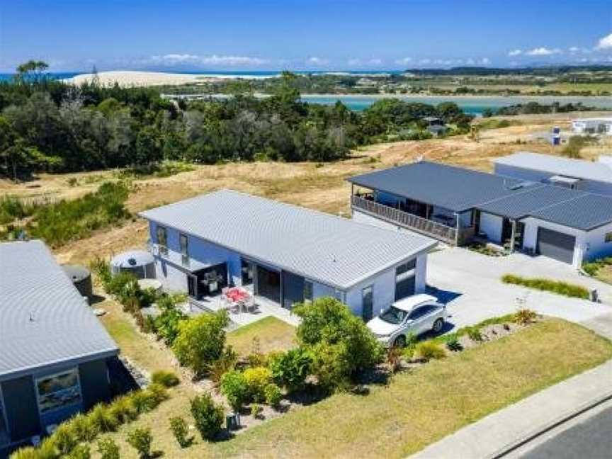 Dune Views - Mangawhai Heads Holiday Home, Mangawhai, New Zealand