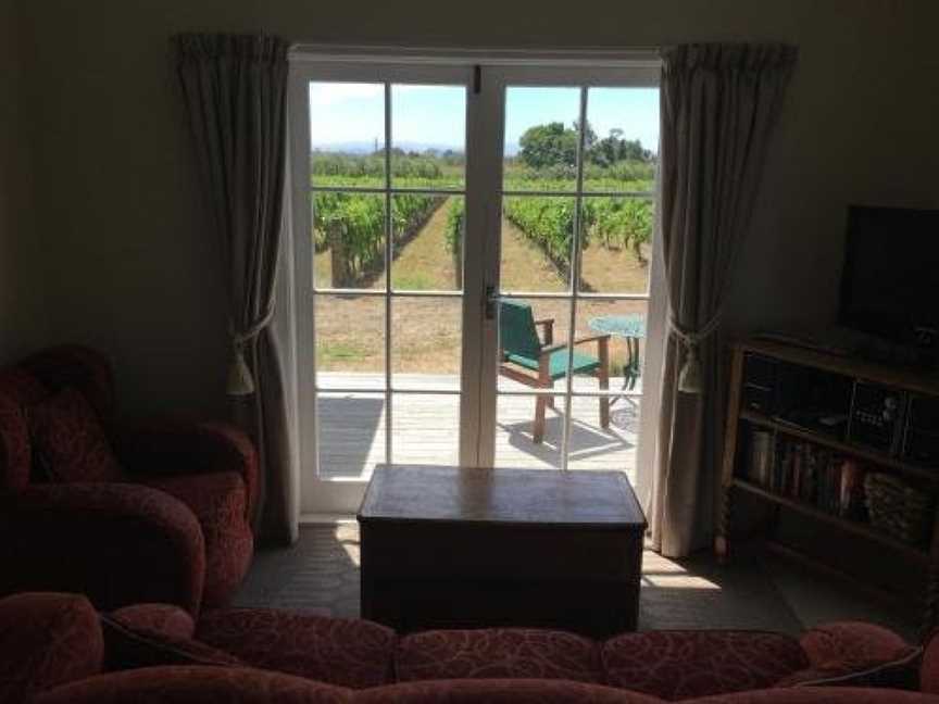 Tuki Vineyard Cottage, Poukiore, New Zealand