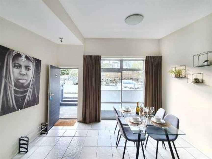 Lake View Greenstone Apartment ONE, Argyle Hill, New Zealand