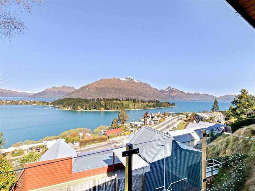 Grand views on Earnslaw, Argyle Hill, New Zealand