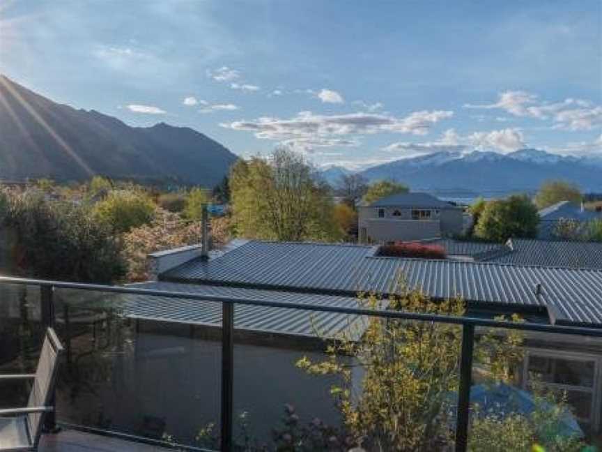 Pip's Lakeview Retreat, Wanaka, New Zealand