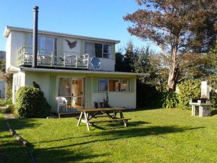 Kea View - Pohara Beach Bach, East Takaka, New Zealand