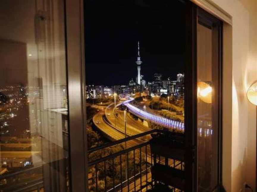 Cosy studio with balcony and amazing views, Eden Terrace, New Zealand