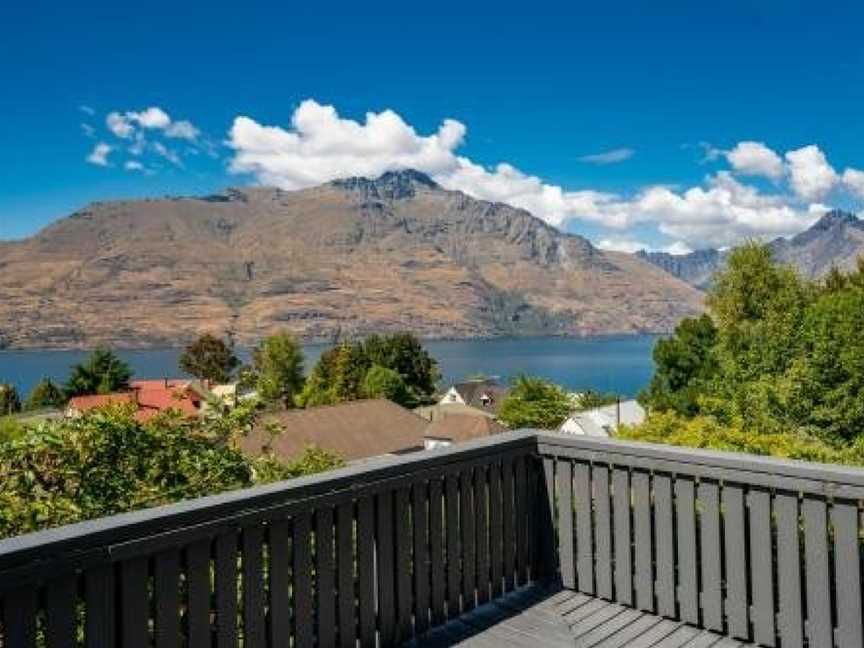 Arawata Lodge - Queenstown Holiday Home, Argyle Hill, New Zealand