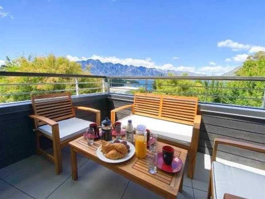 Tekau - Modern holiday apartment with lakeview, Argyle Hill, New Zealand