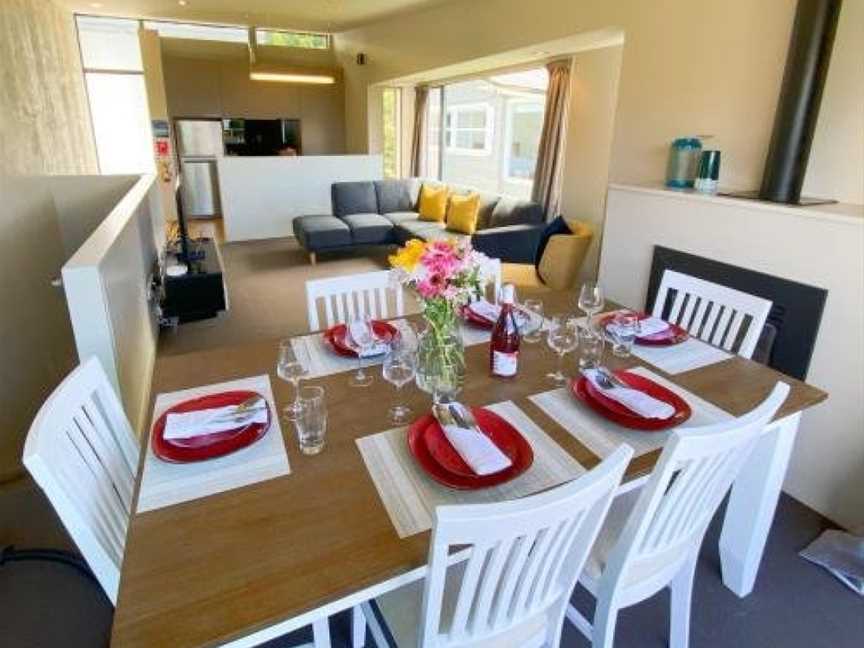 Tekau - Modern holiday apartment with lakeview, Argyle Hill, New Zealand