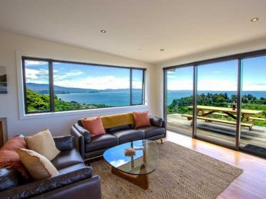 Bay Vista Beauty - Pohara Holiday Home, East Takaka, New Zealand