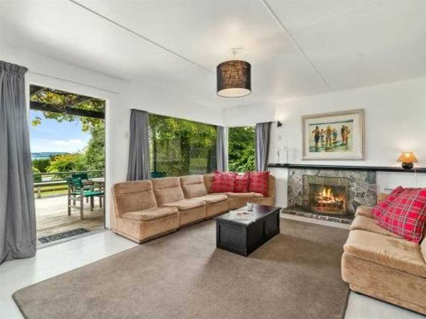 Serenity by the Lake - Lake Taupo Holiday Home, Taupo, New Zealand