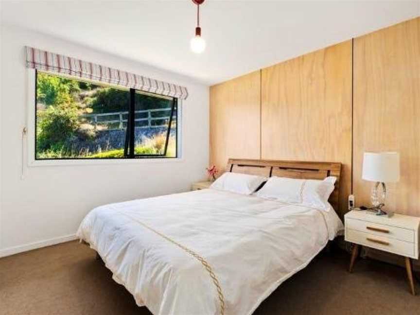 Pencarrow Lakeside Apartment, Argyle Hill, New Zealand