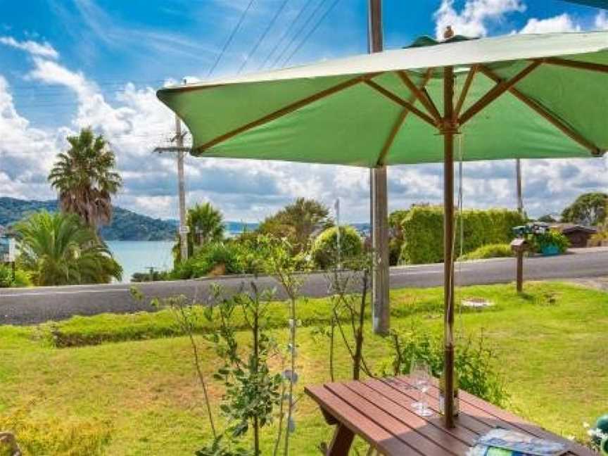 Calypso Cottage with Wifi - Raglan Holiday Home, Raglan, New Zealand