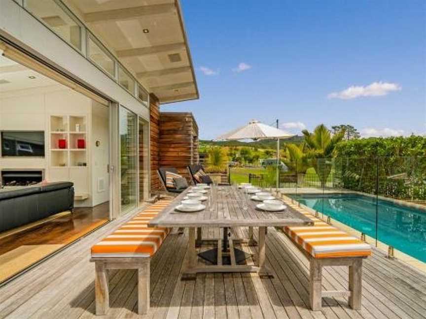 Sun Seekers Paradise - Whangapoua Holiday Home, Matarangi, New Zealand