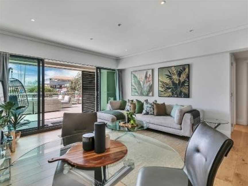 Ultimate outdoor-living Urban Getaway! 1 Carpark, Eden Terrace, New Zealand