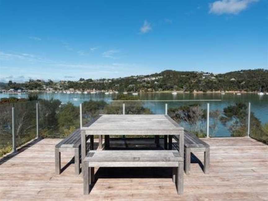 The Tide Watcher - Okiato Holiday Home, Opua, New Zealand