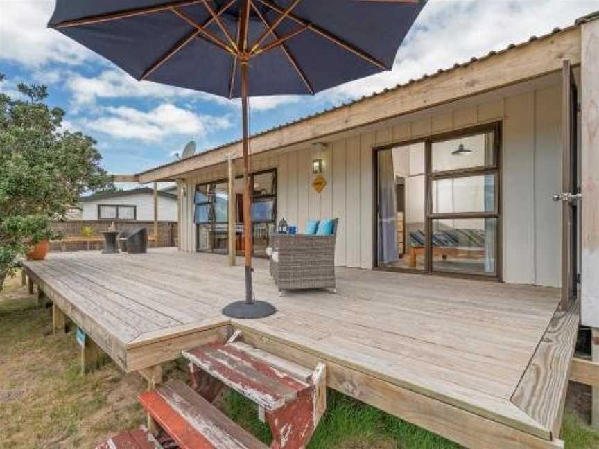 Pilots Rest - Pauanui Airfield Holiday Home, Pauanui, New Zealand