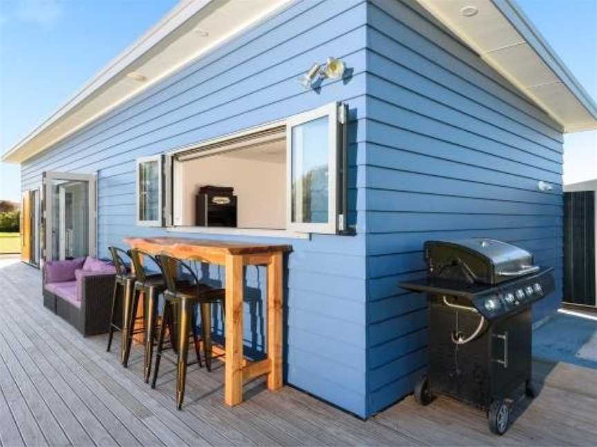 Escape on Edinburgh - Waihi Beach Holiday Home, Waihi Beach, New Zealand