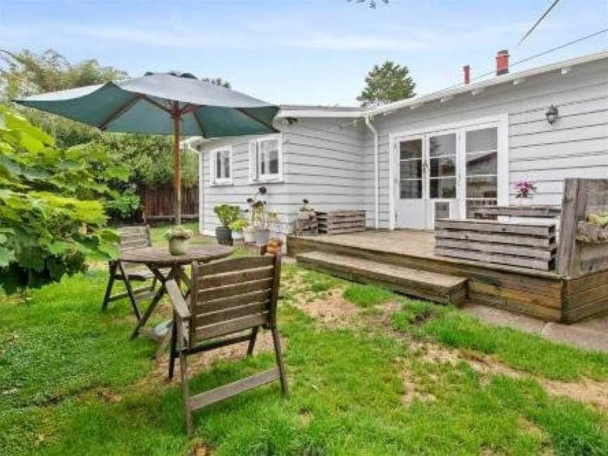 Devon Cottage - Rotorua Holiday Home, Rotorua, New Zealand