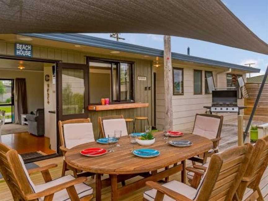 Just Beachy - Whangamata Holiday Home, Whangamata, New Zealand