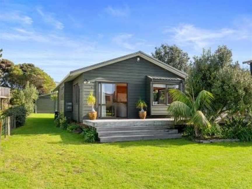 Karaka Bach - Mangawhai Heads Holiday Home, Mangawhai, New Zealand