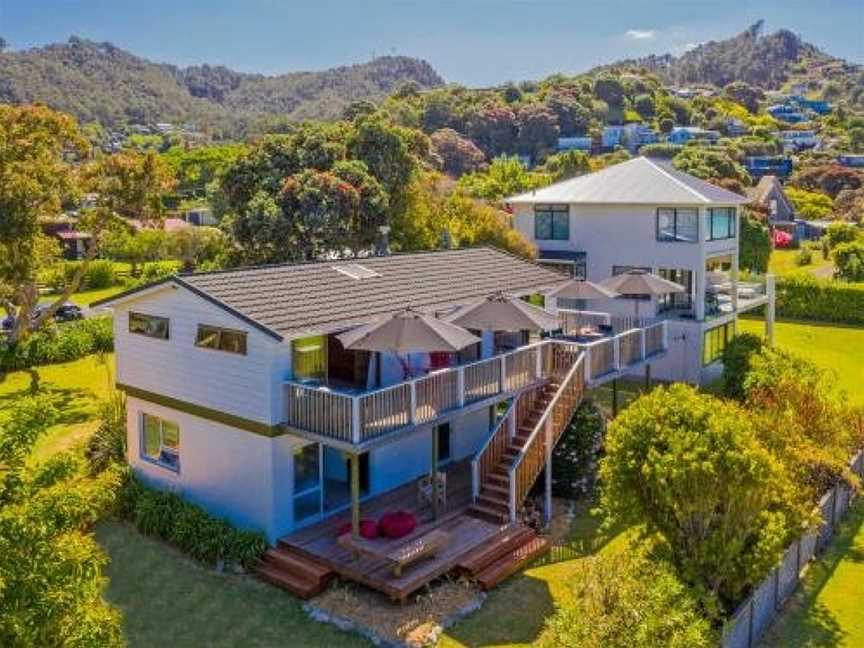 Beachfront Views - Hahei Holiday Home, Hahei, New Zealand